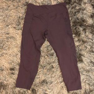 Forever 21 Active Mesh Panel Capri Leggings